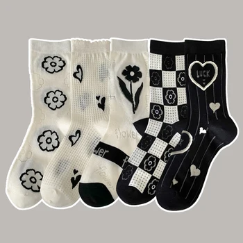 Летние сетчатые тонкие хлопчатобумажные дышащие высокие носки Harajuku для женщин, спортивные носки для девочек, черно-белые повседневные носки в клетку для пола
